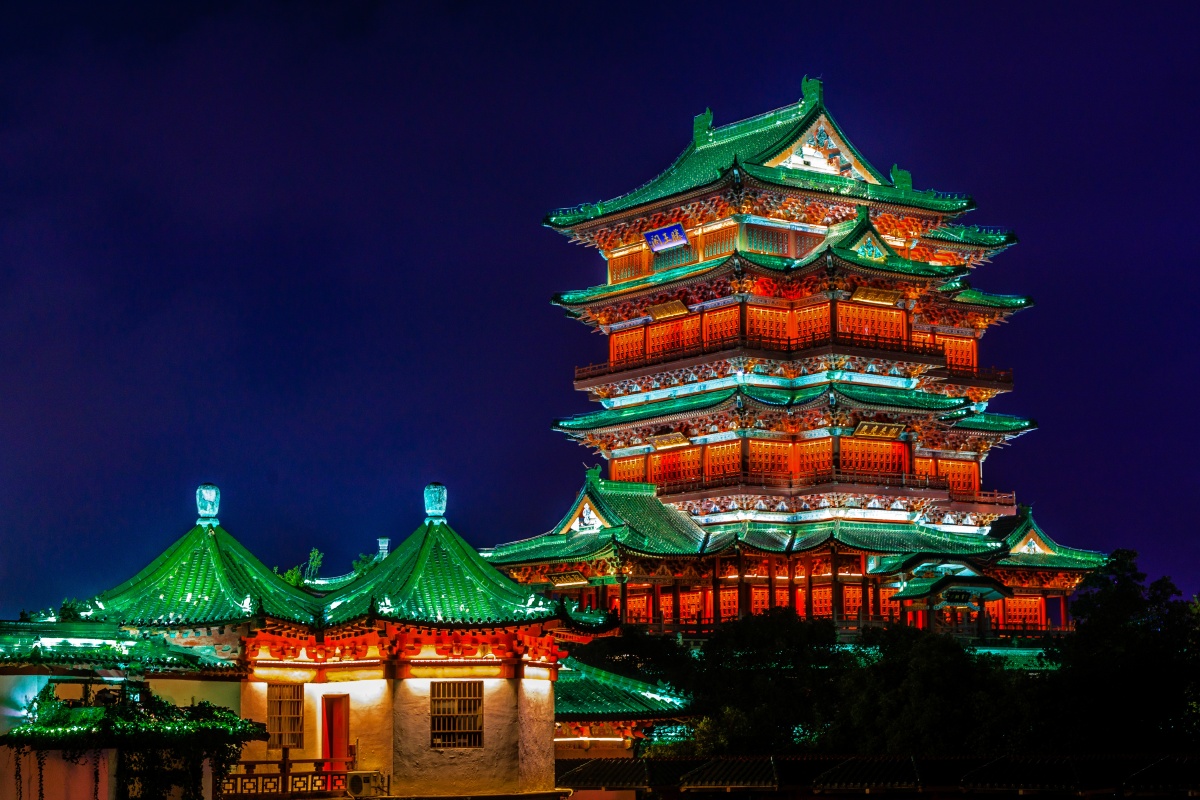 滕王阁滕王阁序 唐· 王勃 豫章故郡,洪都新府.星分翼轸,地接衡庐.
