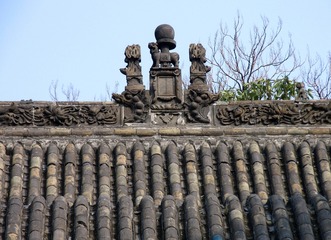 山西省太原晋祠，水镜台独特的屋脊。