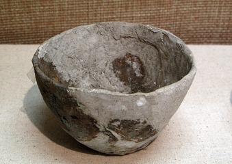 陶钵，新石器时代，昂昂溪电机厂遗址出土，黑龙江省齐齐哈尔市博物馆。001