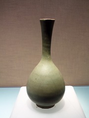 临汝窑青釉胆式瓶，金代，北京怀柔出土，首都博物馆文物展。