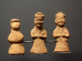 绿釉陶厨俑，东汉，丰台区出土，首都博物馆文物展。