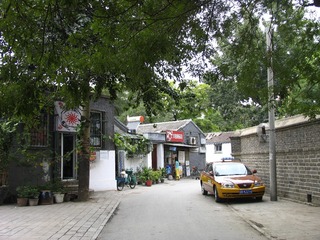 北京市东城区胡同，钟楼附近的胡同。