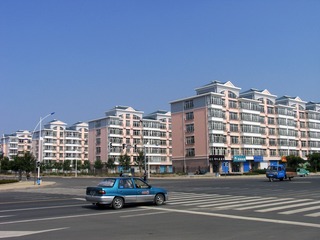 内蒙古赤峰市城市风光，开发区住宅楼群，房地产楼盘。