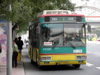 2004年11月9日，北京：公交清洁燃料车CNG