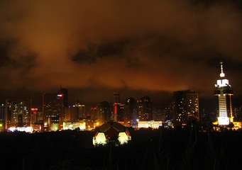 大连市市区夜景，辉煌灿烂。