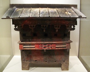 彩绘陶仓，东汉，1958年河南荣阳出土，中国国家博物馆文物。