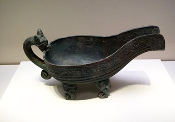 “齐侯子行”青铜匜，春秋·齐，1977年山东临朐出土，中国国家博物馆文物。