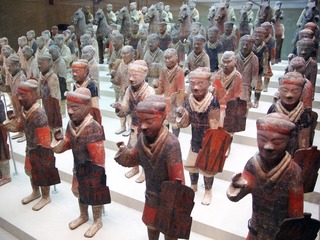 彩绘陶兵马俑，西汉，1965年陕西咸阳杨家湾兵马俑坑出土，中国国家博物馆文物。001