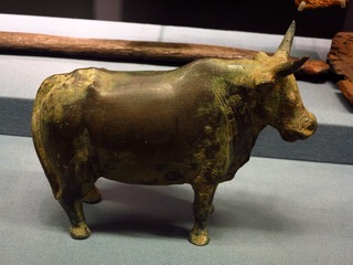 铜牛，唐代，北京丰台区林家坟史思明墓出土，首都博物馆文物展。