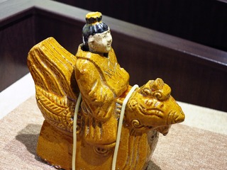 琉璃屋脊兽仙人（建筑构件）。北京孔庙和国子监博物馆文物。