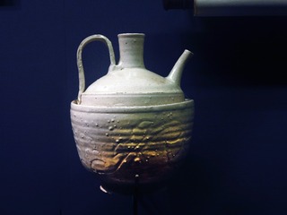 白瓷刻花注碗，丰台区南苑出土，首都博物馆“古都北京”文物展。