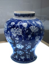 青花冰梅纹盖罐，清代，景德镇窑，2005年福建平潭碗礁1号沉船遗址出水，中国国家博物馆文物展。