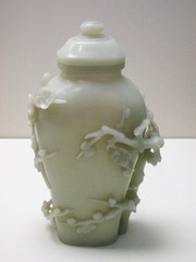 梅纹盖瓶，清代，国家博物馆中国古代玉器艺术展。