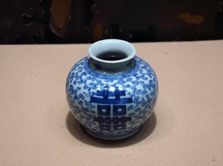 双喜瓷罐（清代老北京婚俗），北京首都博物馆。