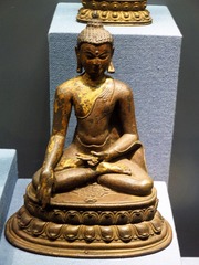 铜鎏金不动佛像，北京首都博物馆文物展。