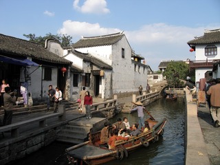 周庄，是中国第一水乡，小桥流水人家是水乡的特色