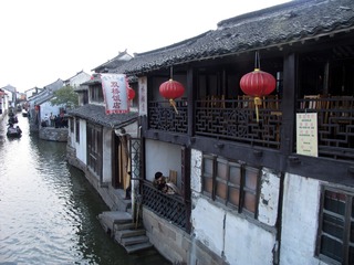 周庄，南北市河畔的明清式老房子