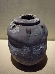四耳罐，唐代，广东省博物馆古代文物。
