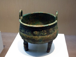 火纹四目纹鼎，西周（前1046-前771年）山西省翼城大河口1034号墓地出土，首都博物馆文物展。