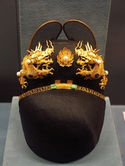 乌纱翼善冠（复制品），定陵出土，明代，北京首都博物馆文物展。