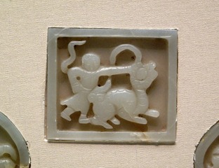 狮蛮纹带銙、（钅宅）尾，元代，国家博物馆中国古代玉器艺术展。003