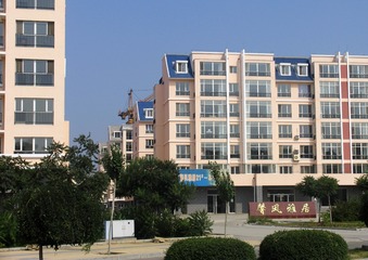 内蒙古赤峰市城市风光，馨风雅居，房地产楼盘。