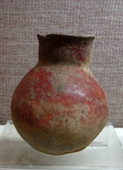 折腹陶罐，青铜时代，梅里斯三八村东土岗墓葬出土，黑龙江省齐齐哈尔市博物馆。