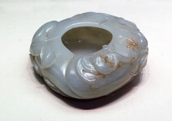 桃蝠水盂，清代，国家博物馆中国古代玉器艺术展。