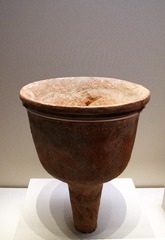陶坩埚，商后期，河南安阳出土，中国国家博物馆文物展。