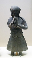 击节陶俑，金，1963年河南焦作出土，中国国家博物馆文物。