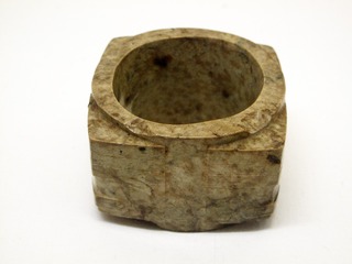 神面纹琮，新石器时代，良渚文化，1972年杭州市余杭出土，国家博物馆中国古代玉器艺术展。