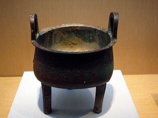 兽面纹云雷纹鼎，西周（前1046-前771年），山西翼城县大河口1号墓出土，首都博物馆文物展。