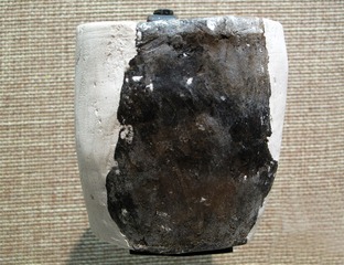 陶钵，新石器时代，昂昂溪电机厂遗址出土，黑龙江省齐齐哈尔市博物馆。