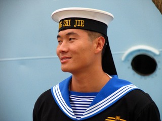 深圳市：“明华轮”的船员（资料图片，摄于2004年5月）