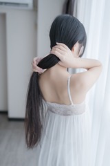 842833
