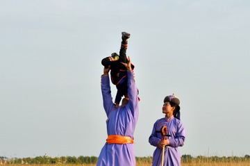 18007