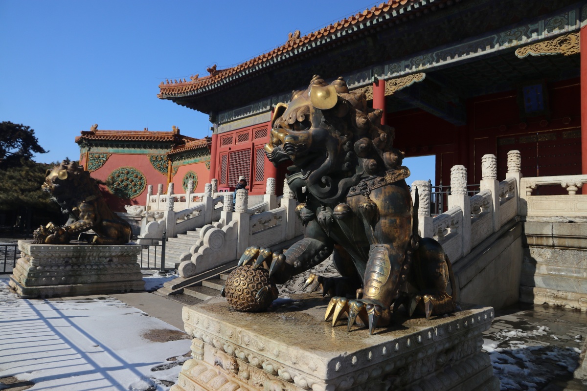 冬日暖阳光影宁寿门拍摄于2022125北京故宫宁寿门在皇