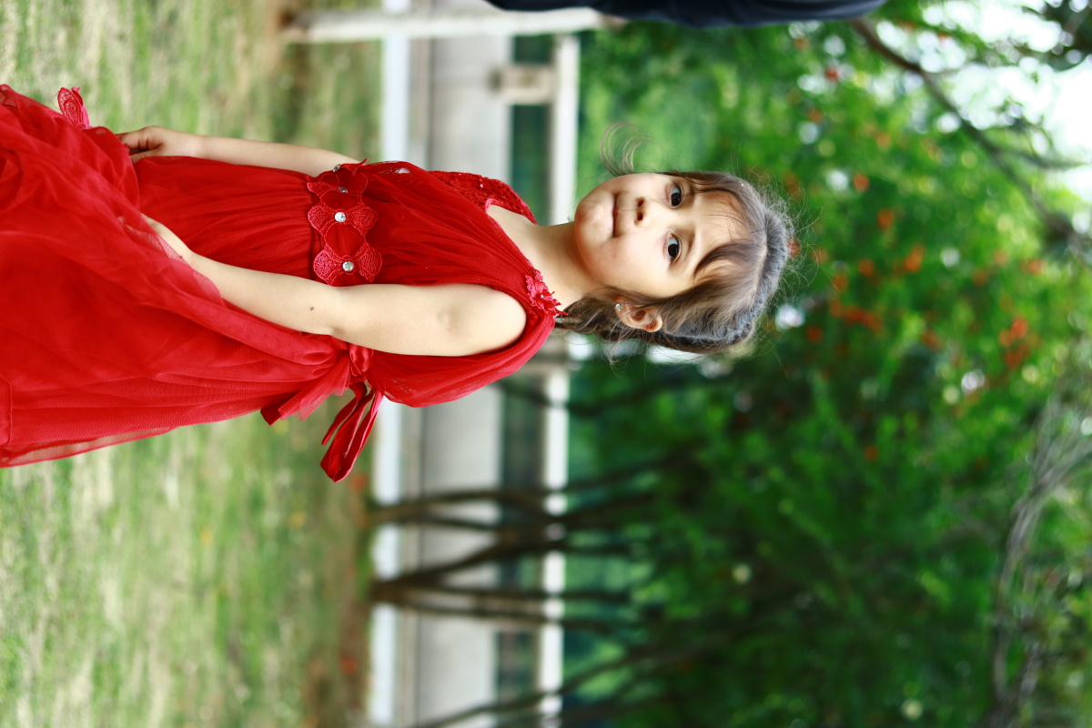 维吾尔族的女孩好看到炸