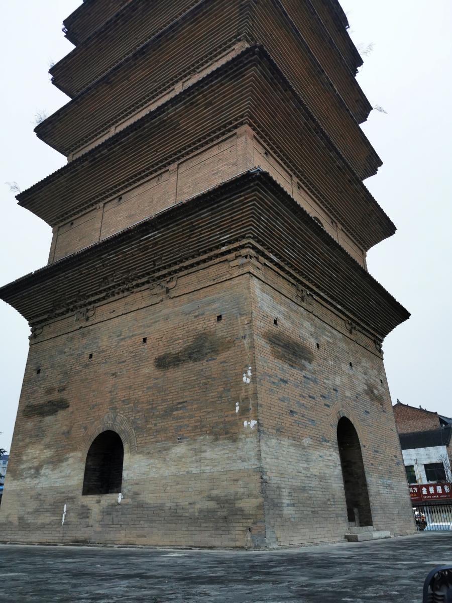 周至县八云塔因为有八朵云彩而得名