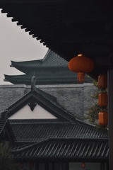 250198