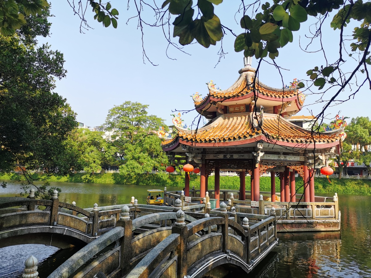 潮州西湖6120199又一年国庆到来喜欢挂满红旗的西湖