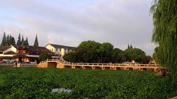 648252