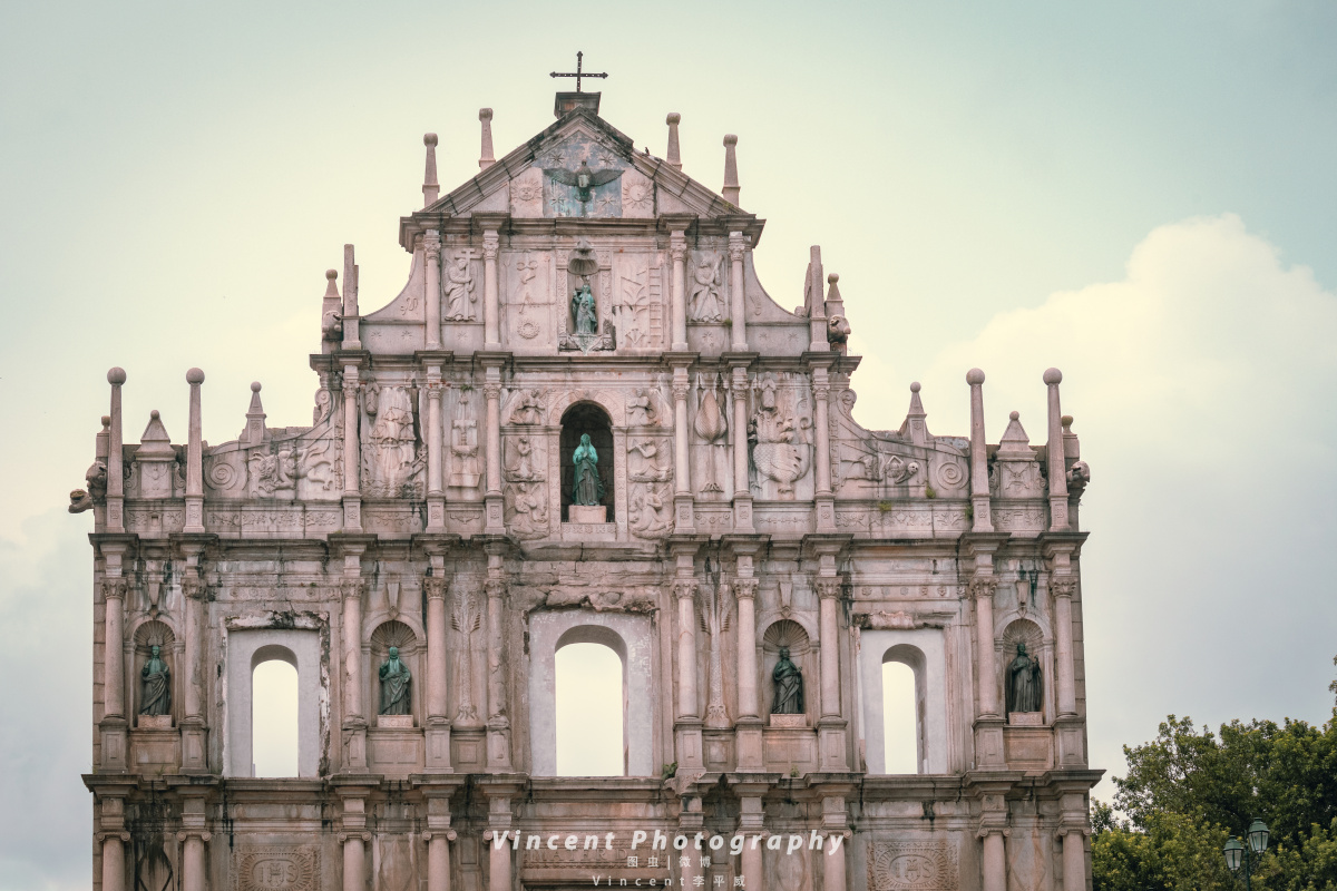 去年我在澳门大三巴拍的照片今年疫情原因到签证过期也没怎么去拍摄