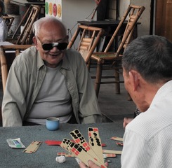 438875