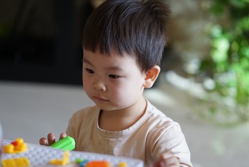 1002330