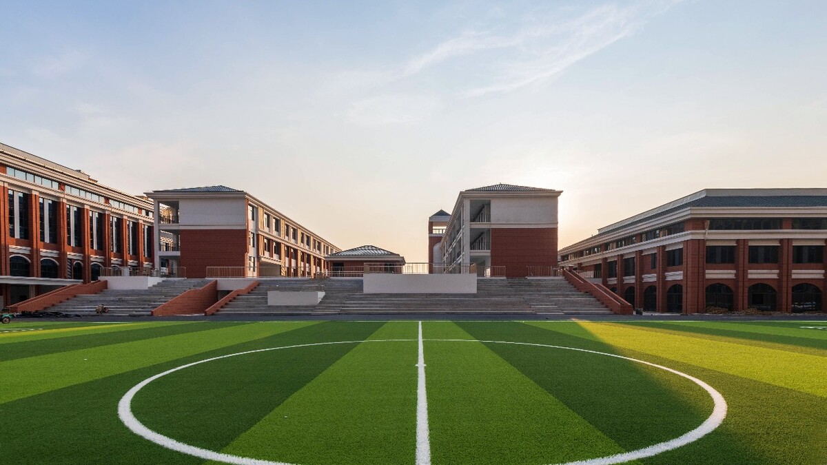 新学校 防虎山人 图虫