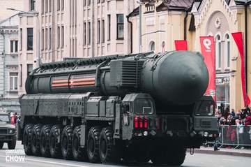 871233