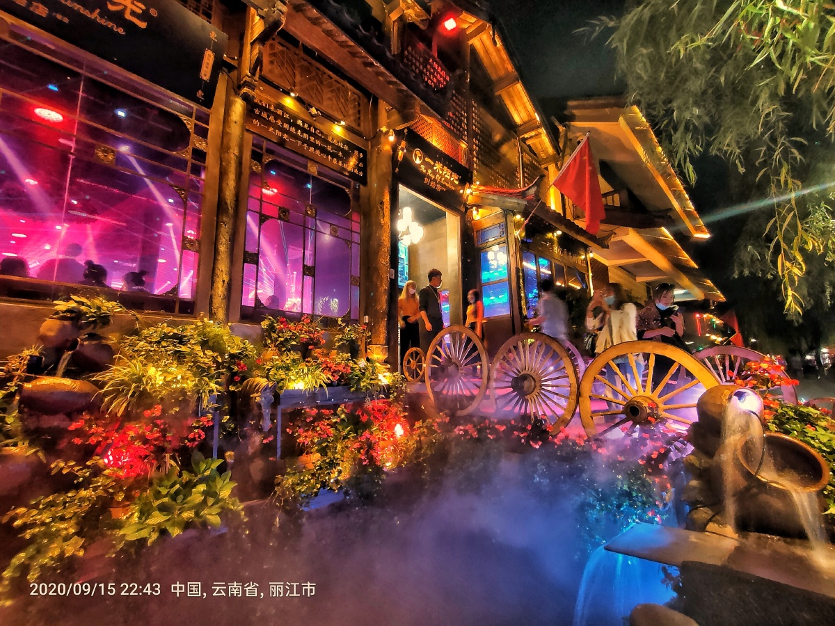 迷人丽江古城夜色