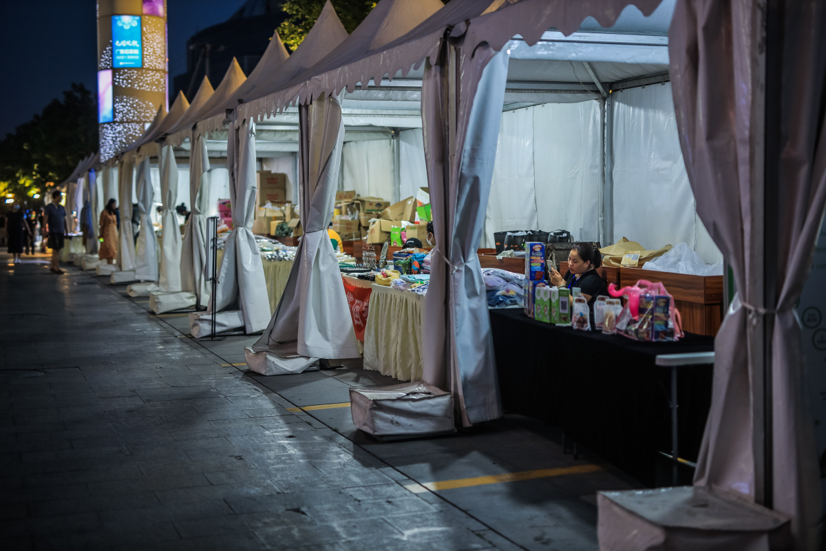 北京的经济复苏能恢复的基本都在动了地摊经济为风而动只是城管也动了