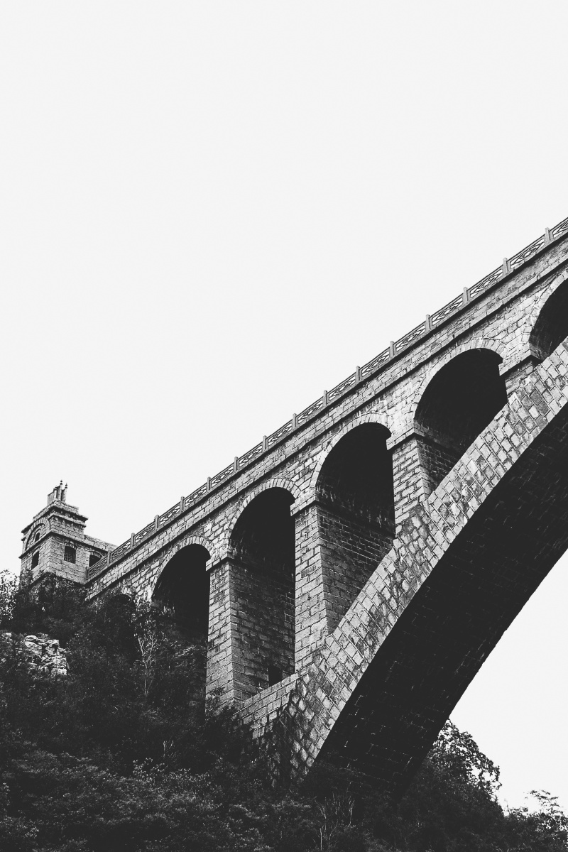 太行山大渡槽位于沙河市渡口村东南该渡槽为东石岭水库干渠上的控制性